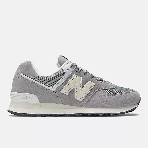 574 Women’s New Balance Shoes - Picture 1 of 4